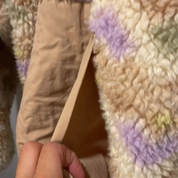 Urban Outiftters woman’s fuzzy pullover jacket - Picture 4 of 10